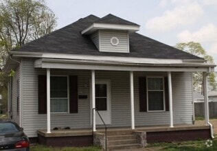 Building Photo - 726 Jackson Ave