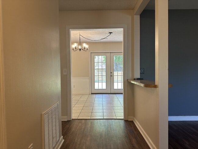 Building Photo - 209 Brighton Woods Dr