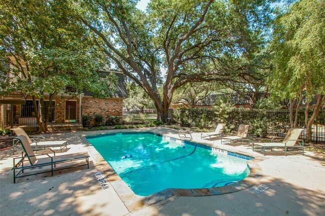 Building Photo - 5323 Fleetwood Oaks Ave