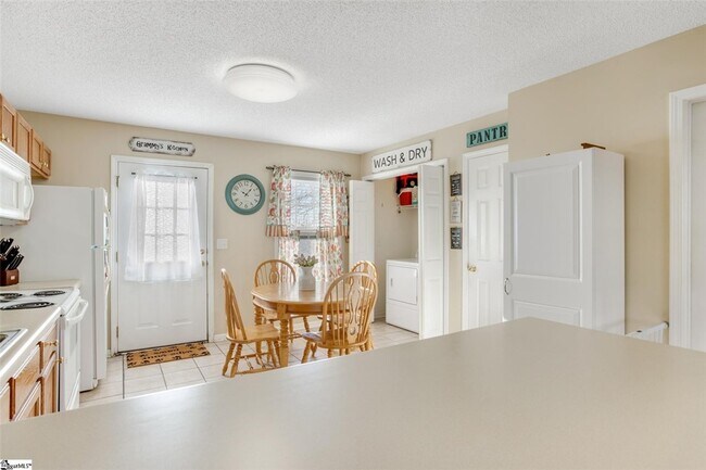 Foto del edificio - 213 Springfield Cir