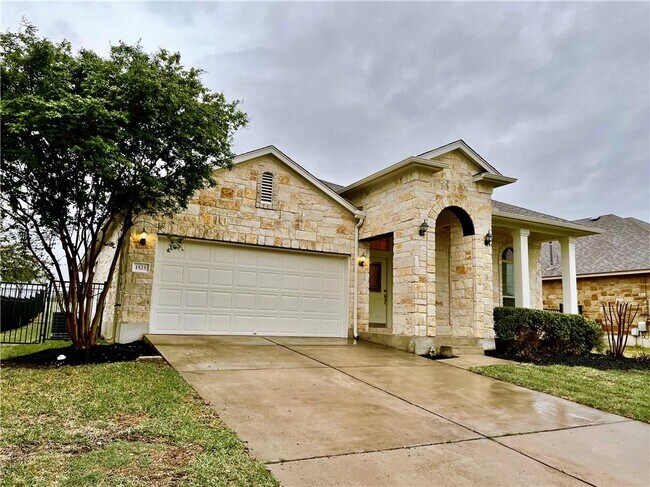 Building Photo - 1525 Greenside Dr