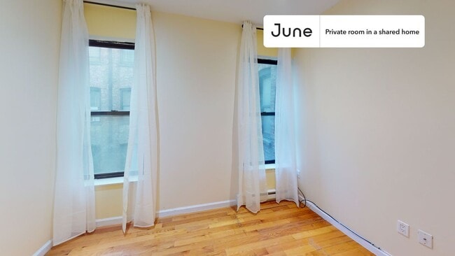 Building Photo - Room in Shared 6 bed/3 bath home