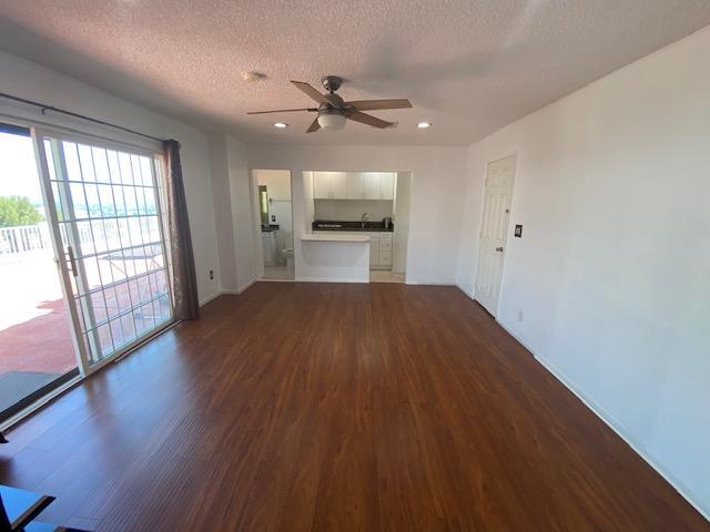 Foto del edificio - 8608 Farralone Ave