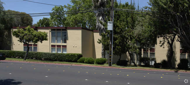 Building Photo - Sun Ridge Apartments