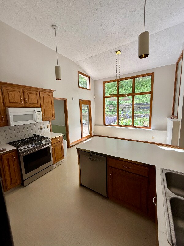 Building Photo - 1607 Chaput Dr