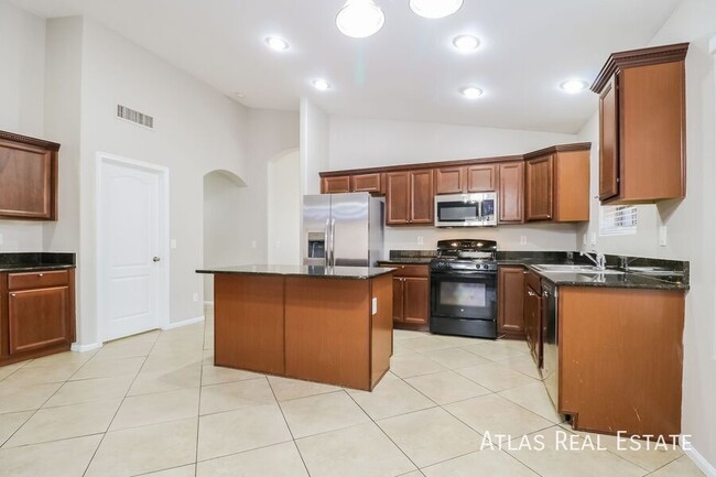 Building Photo - 17628 W Corrine Dr
