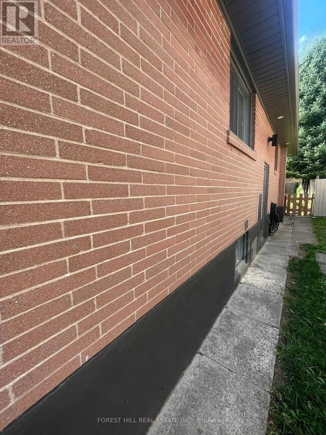 Building Photo - 18 Fletcher Pl