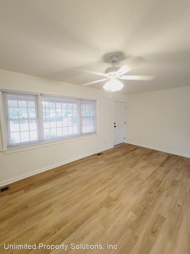 Building Photo - 3 br, 2 bath House - 246 Lullwater Drive