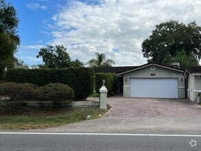 Building Photo - 2615 S Crystal Lake Dr