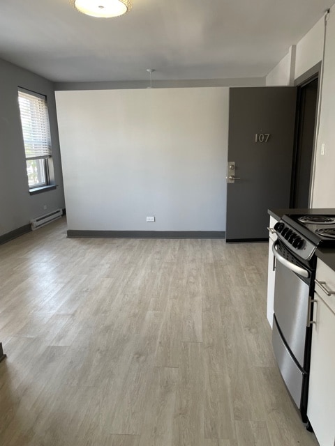 Foto del edificio - 944 W Montrose Ave