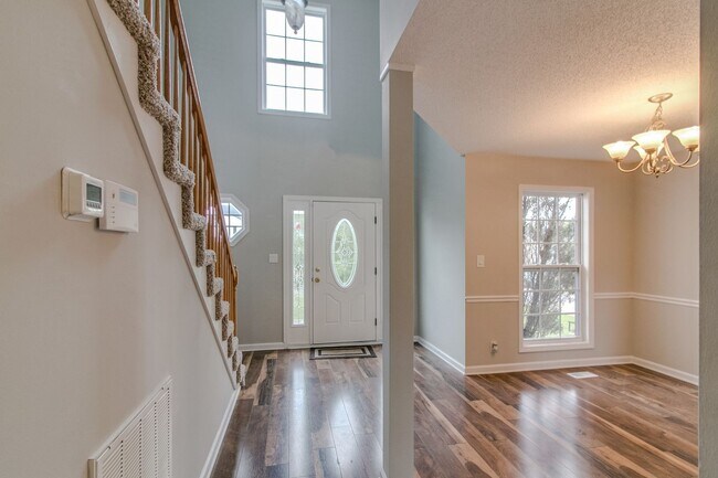 Foto del edificio - 4 Bedroom Pet Friendly Home For Rent!