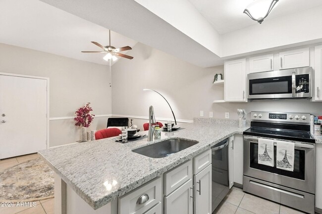 Building Photo - 8004 N 32nd Dr