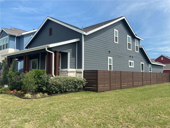 Building Photo - 6008 Baythorne