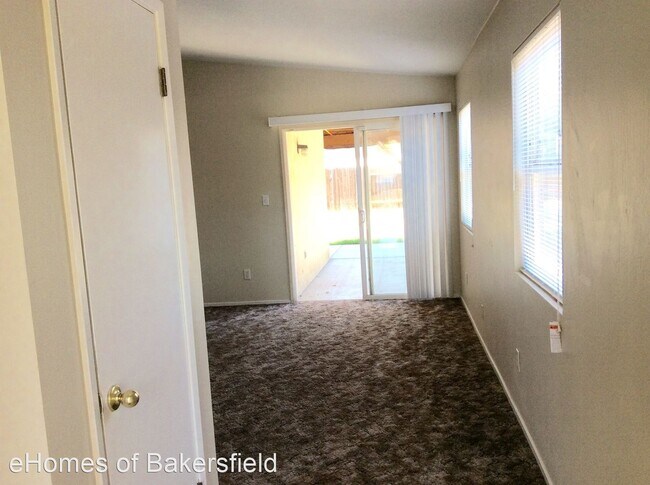 Foto del edificio - 3 br, 2 bath House - 6204 Straub Ln