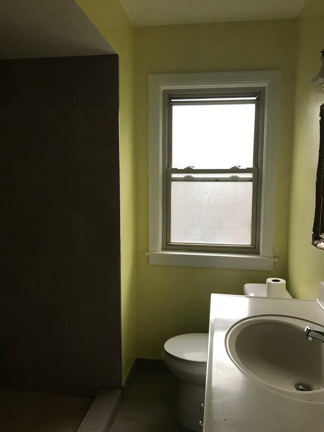 bathroom - 9110 Bennett Ave
