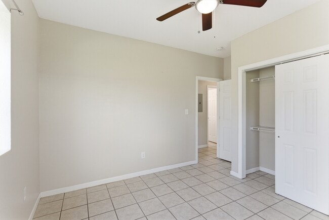 Building Photo - 3300-3374 Valley View Drive - 3332