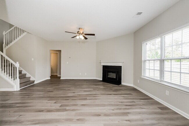 Building Photo - 145 Gross Lake Pkwy