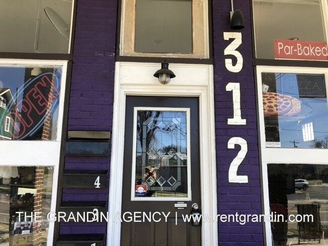 Photo - 312 13th St SW House