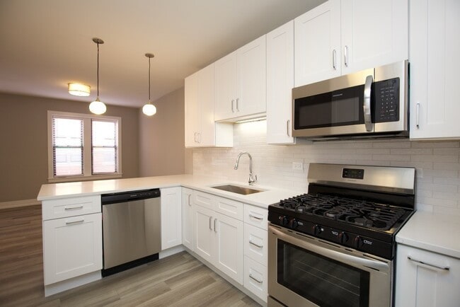 Building Photo - 3930 N Janssen Ave