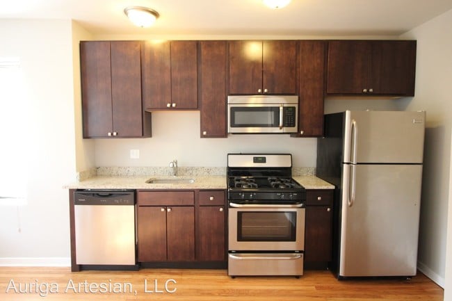 Building Photo - 6700 N Artesian Ave
