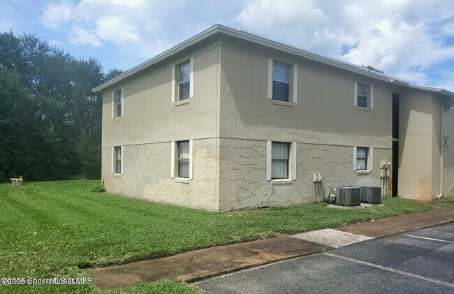 Building Photo - 4304 London Town Rd
