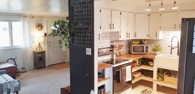 Foto del edificio - 1656 Shively Rd