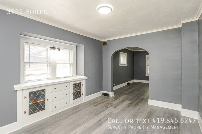 Building Photo - 3911 Hoiles-