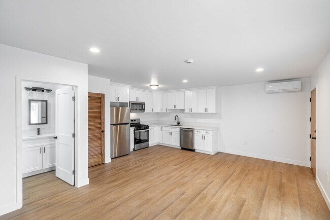 Foto del edificio - 2236 Burnside Ave