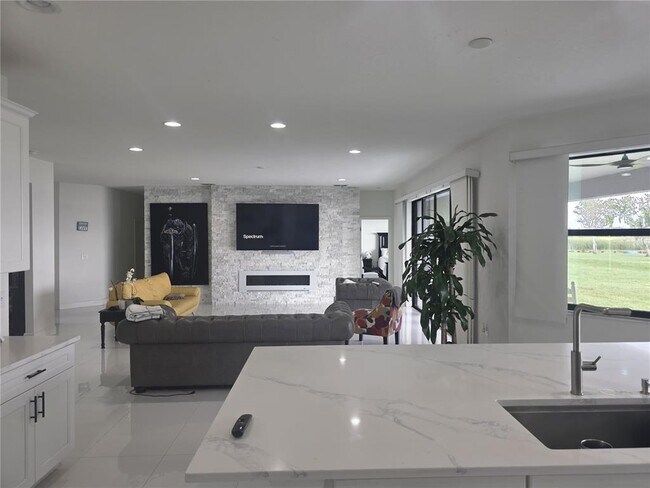 Building Photo - 531 Sanctuary Blvd