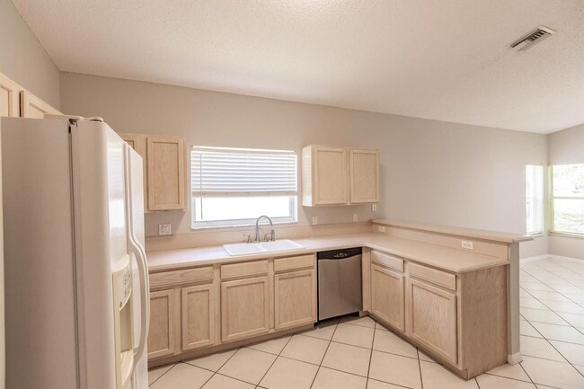 Building Photo - 6304 Harbour Club Dr