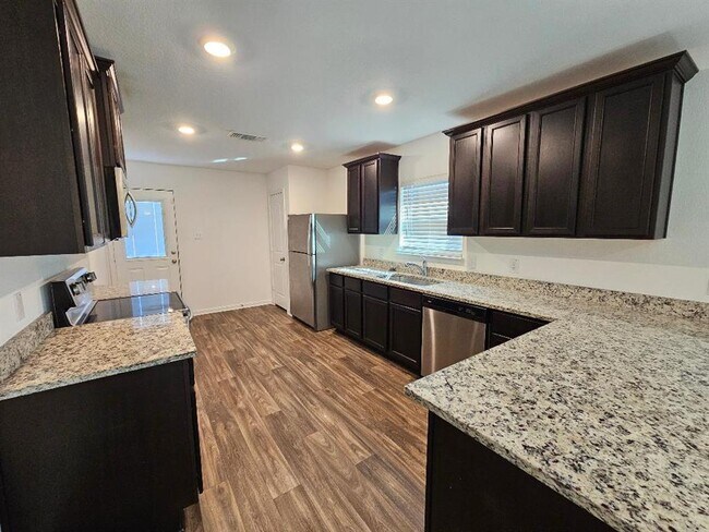 Foto del edificio - 17904 Speculator Ln