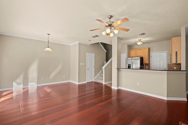 Foto del edificio - 3300 Forest Creek Dr