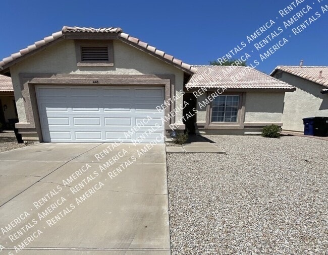 Building Photo - 440 E Del Rio St
