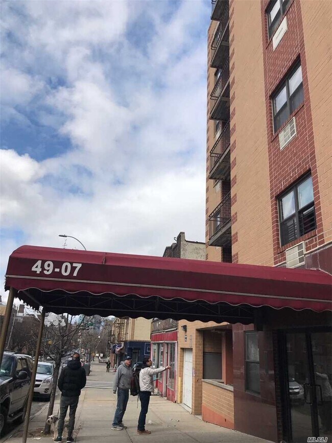 Foto del edificio - 49-07-49-43 43rd Ave