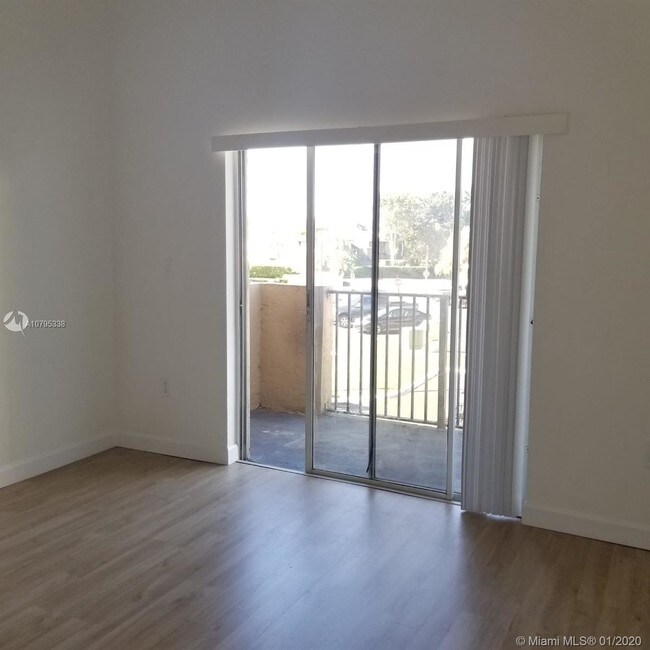 Foto del edificio - 2121 NW 96th Terrace