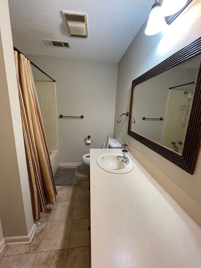 Foto del edificio - Home for rent!