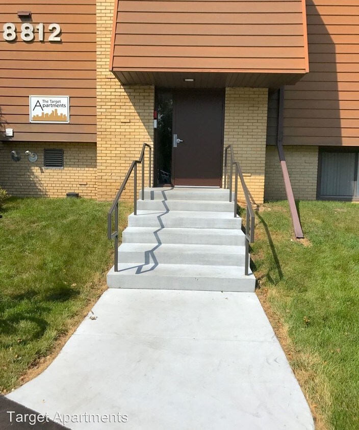Foto principal - 8800-8824 W 36th St