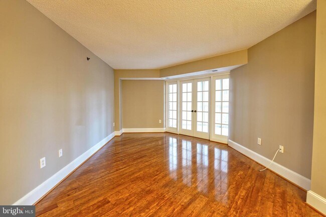 Building Photo - 2181 Jamieson Ave