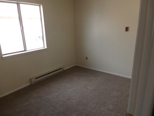 Building Photo - 1024 E Mallon Dr