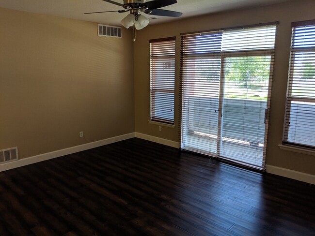 Foto del edificio - Beautiful Ground Floor Condo, Steps From Light Rail - Close to Fitzsimmons/DIA