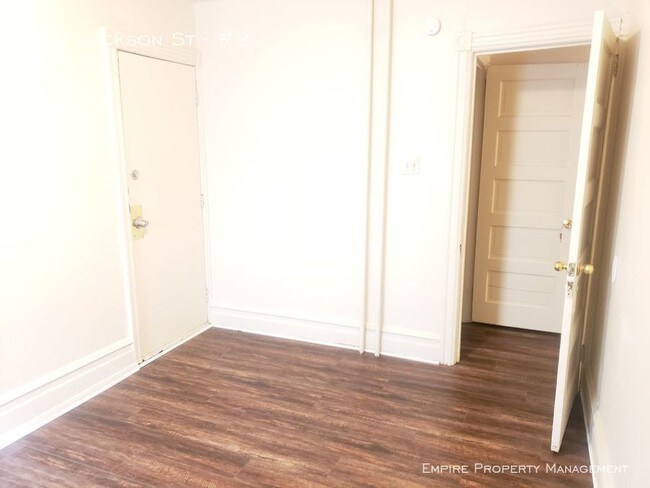 Building Photo - 2 Bedroom 1 Bath in Allentown