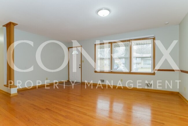 Building Photo - Adorable Three Bedroom Ranch