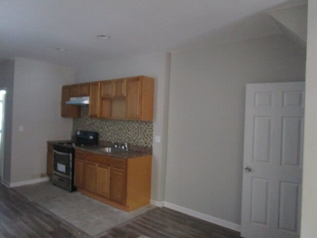 Photo - Front Porch Row - Oak Lane House