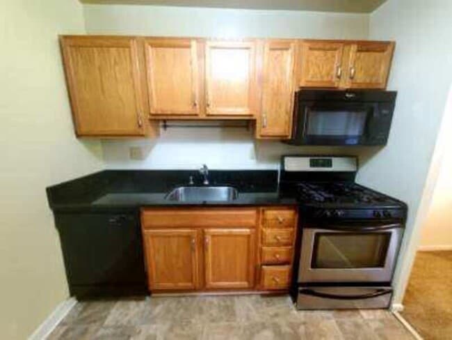 Building Photo - 5604 Crenshaw Rd