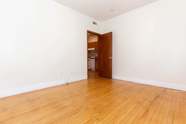Building Photo - No Brokers Fee. No Security Deposit, Laund...