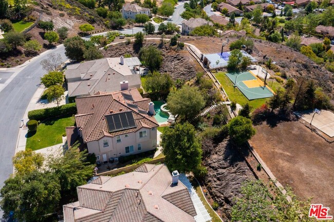 Building Photo - 3805 Campus Dr