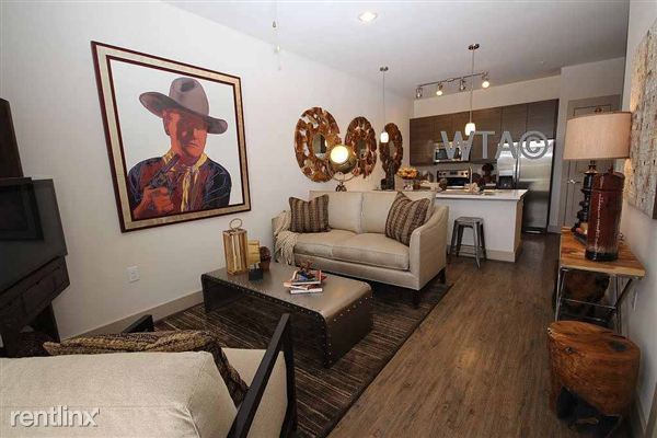 Fotografía del edificio - 5400 N Lamar Blvd