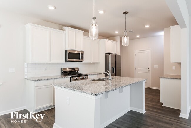 Building Photo - 906 Birchcrest Wy