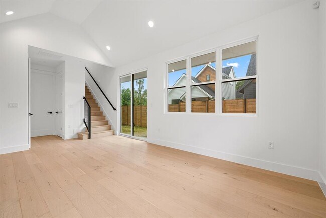 Foto del edificio - 7706 Watson St