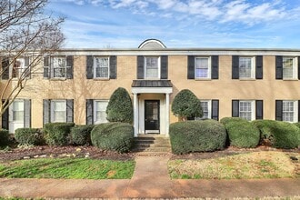 Building Photo - 540 Wakefield Dr